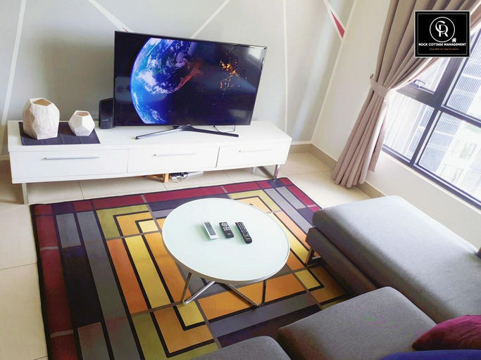 Food & Drinks, Cyberjaya Eclipse 5+2 PAX Suite + Roof Top Pool, Sepang