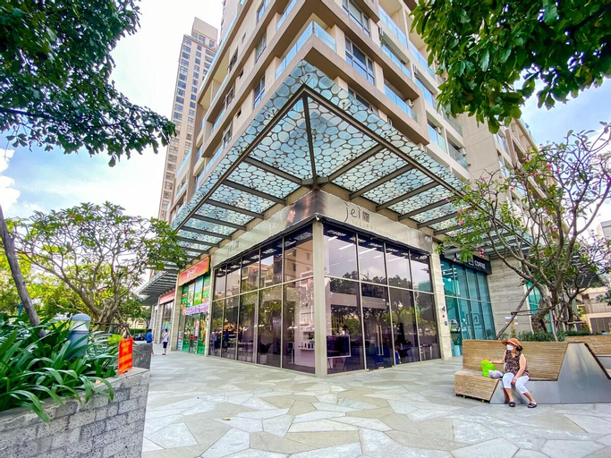 Spacious 2 Bedrooms, City & Pool View, District 4