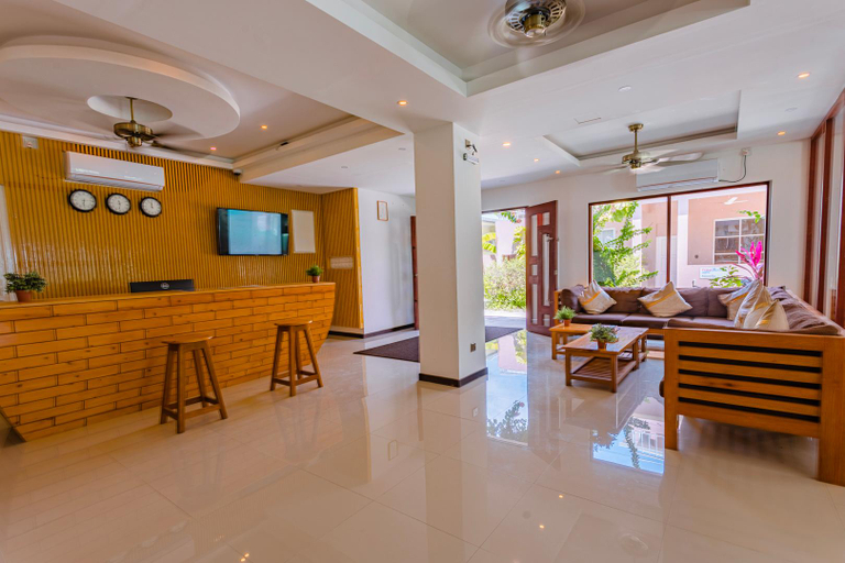 Public Area, Dhiguveli Breeze