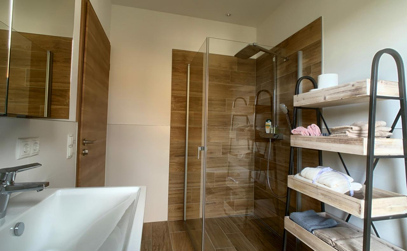 Bathroom 3, Holidayhouse4You, Ortenaukreis