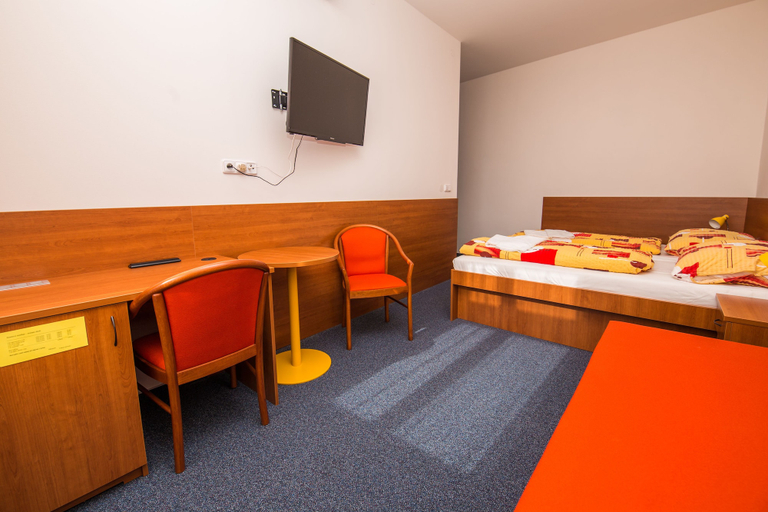 Bedroom 3, Hotel Morava, Znojmo