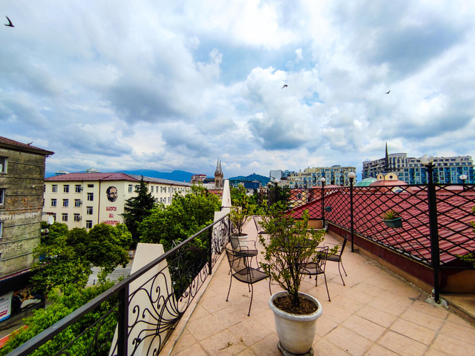 Others 3, Old city apart hotel, Batumi