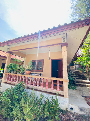 Cosy Elephant Beachfront bungalow, Phuket Island