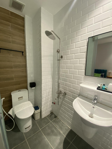 Bathroom, New⭐️L12*Private room, District 1, Cozy, Elevator, District 1