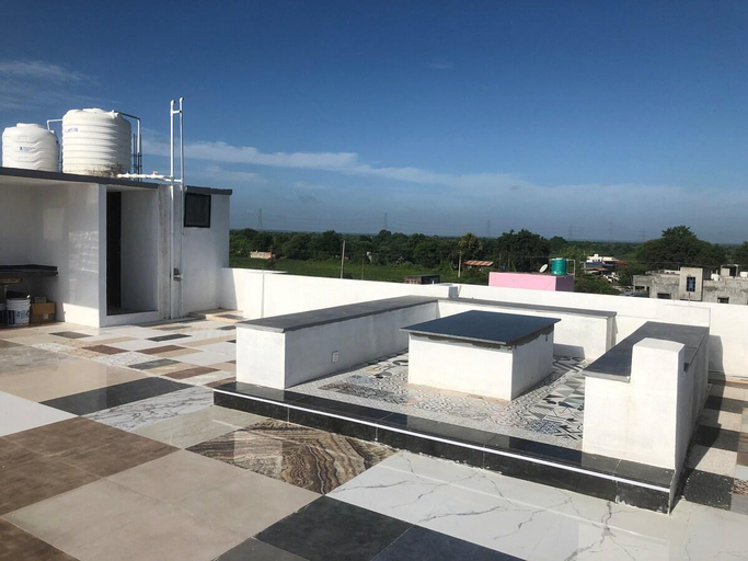 Others 4, Cheerful 2 Bedroom Townhouse with village feel., Osmanabad