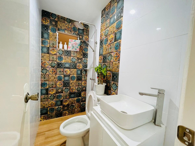 Bathroom 2, Scarlett Rae Private Pool Villa 1 Near Clark , Mabalacat