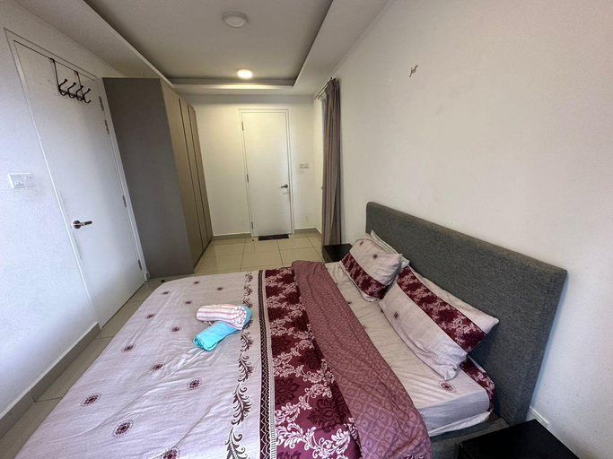 Bedroom 2, Cozy Studio room & fast wifi Netflix @Eclipse13, Sepang