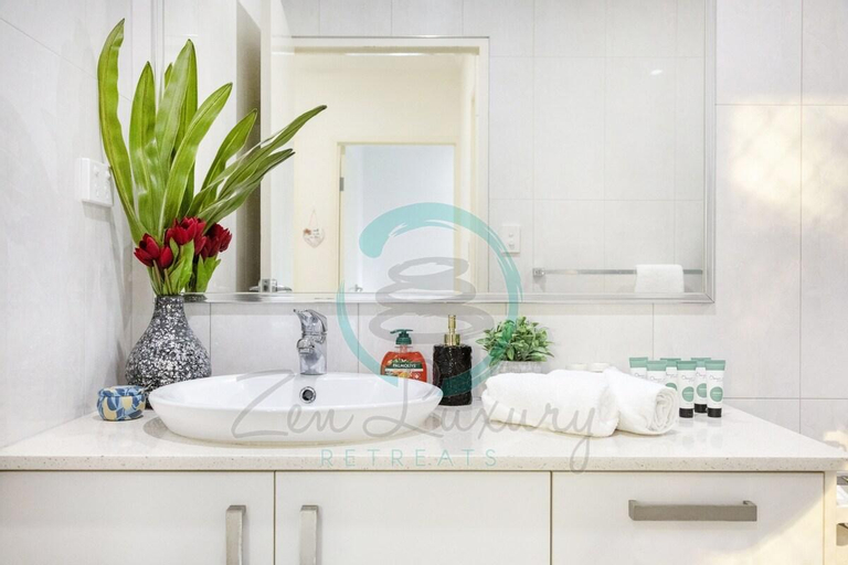 Bedroom 3, ZENHOUSE STYLISH - 3BR Home near Shops, Lee Point-Leanyer Swamp