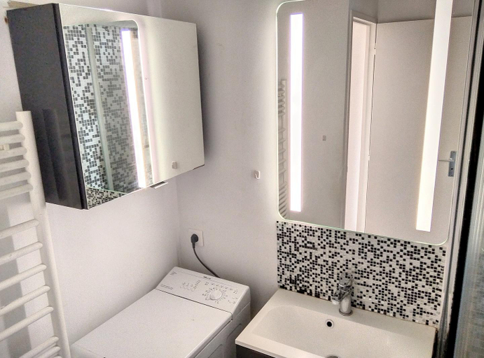 Bathroom 2, Résidence Graziella Appartement 522, Alpes-Maritimes