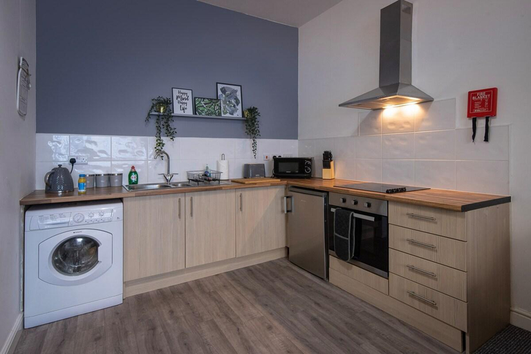 Others 5, Bank Street Apartment 6, Blackpool