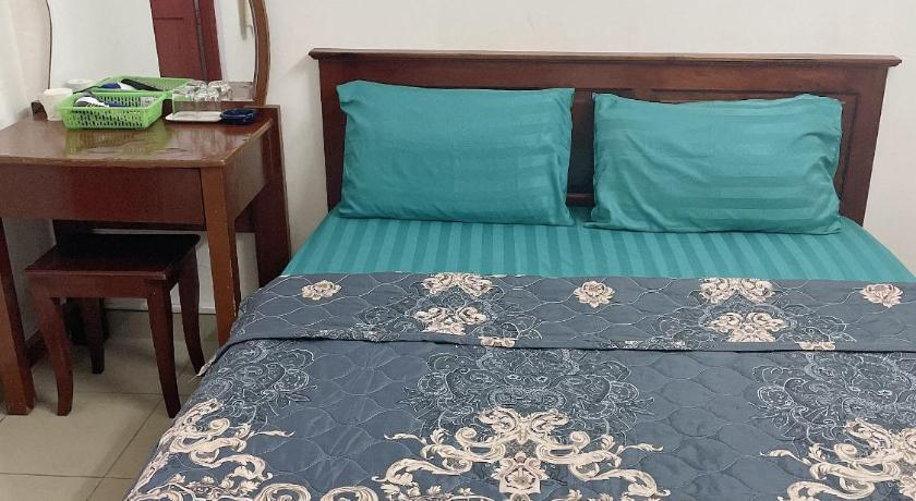 bedroom 9