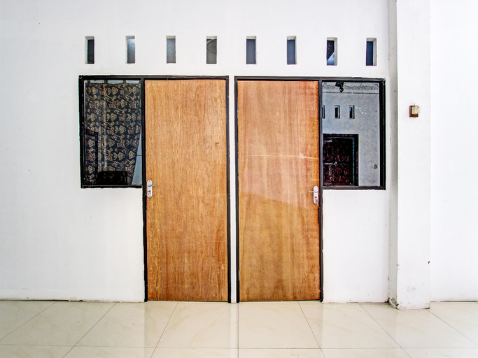 Public Area 1, Hotel O Adinda Kost, Semarang