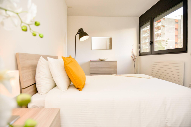Bedroom 2, New Central Plaza Apartment 1, Lugano