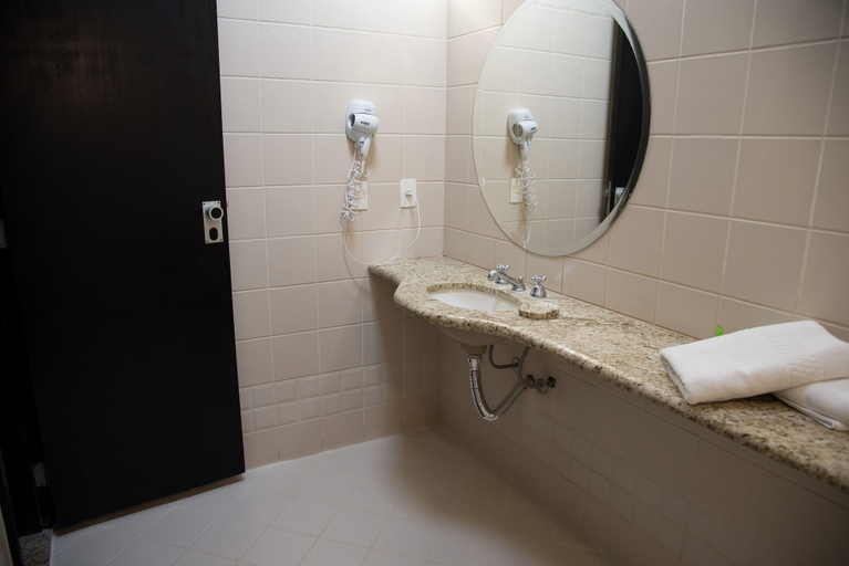 Bathroom 4, ibis Styles Rio Preto Monte Líbano, São José do Rio Preto