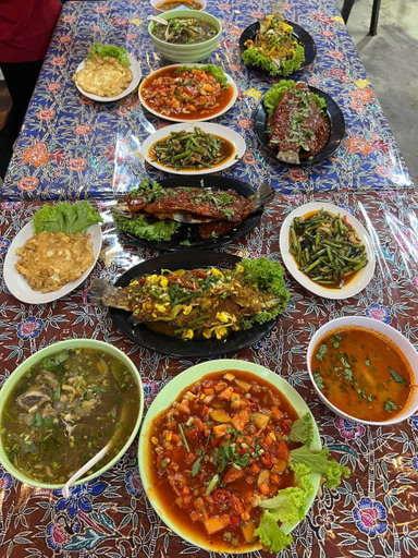 Food & Drinks 4, YB Guest House, Kemaman