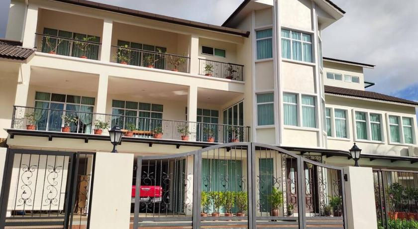 Exterior & Views 1, Retreat at Balik Pulau, Penang with private swimming pool and basketball court, Barat Daya