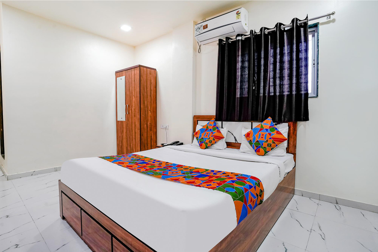 Bedroom 5, FabExpress Chaitanya Inn, Pune