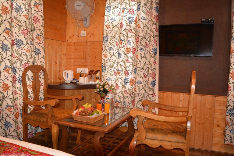 Others 5, Hotel royale comfort, Anantnag