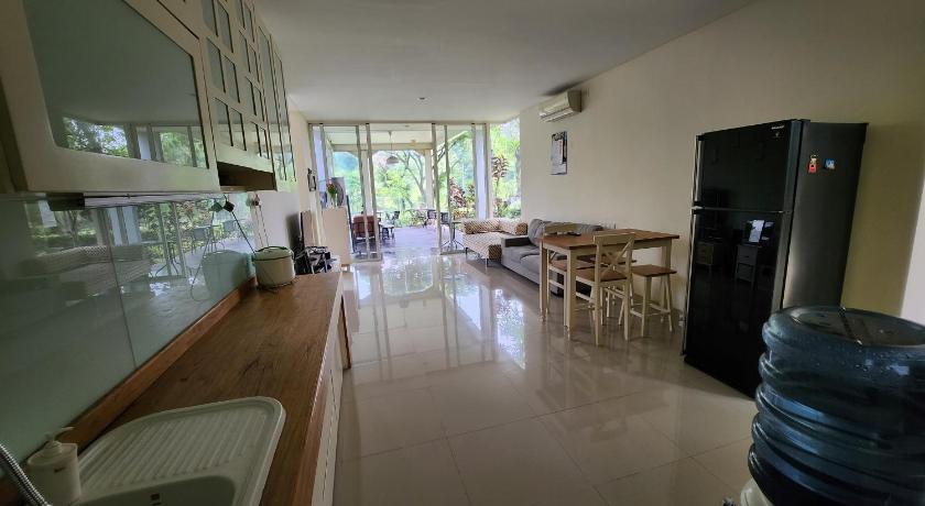 Others 5, Jagad House, Pasuruan