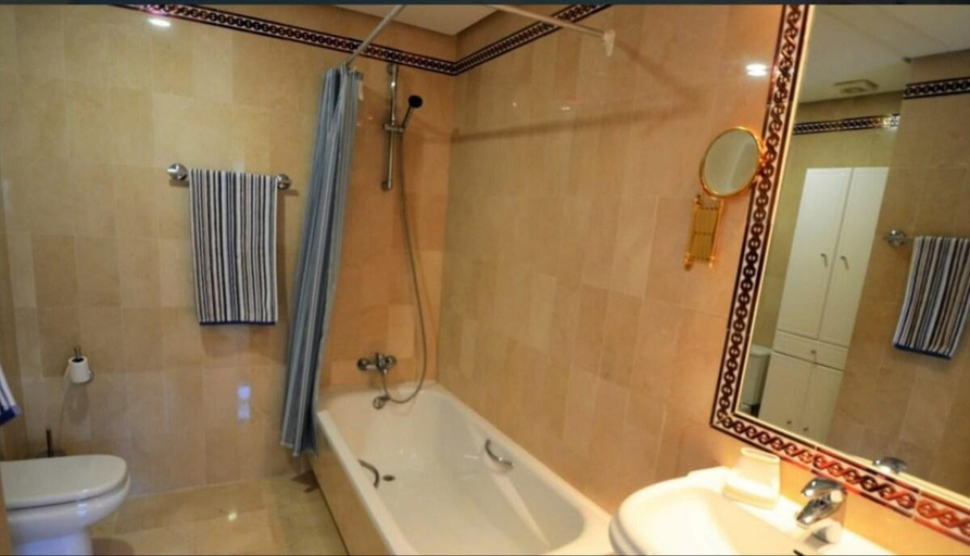 Others 4, Spacious 2 bed beach house: stunning sea views, Málaga
