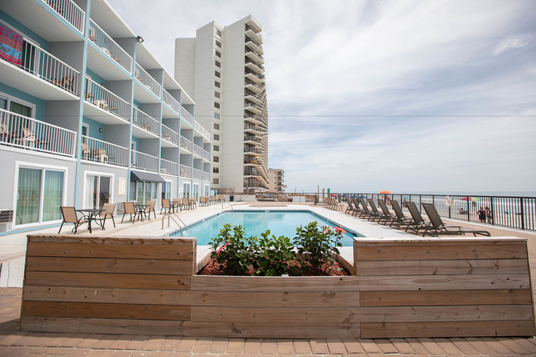 Exterior & Views 2, Garden City Inn, Horry