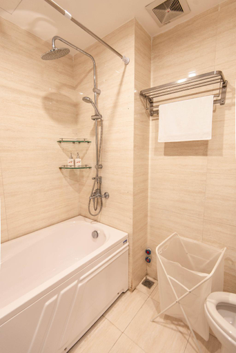 Bathroom 3, Nami Japanese Apartment 81 Linh Lang, Ba Đình