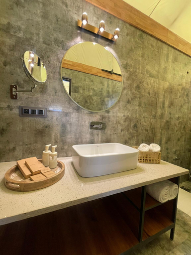 Bathroom 3, Kavaali stays, Amritsar