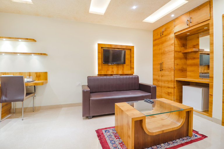 Public Area 2, FabHotel Holiday Grand, Patna
