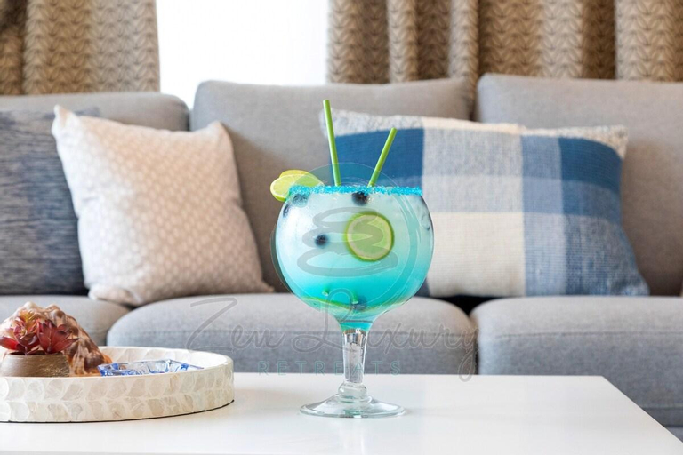 Food & Drinks 3, ZEN OCEAN BLISS - Cozy 2-BR/2-BA Sea View Retreat, City - Inner