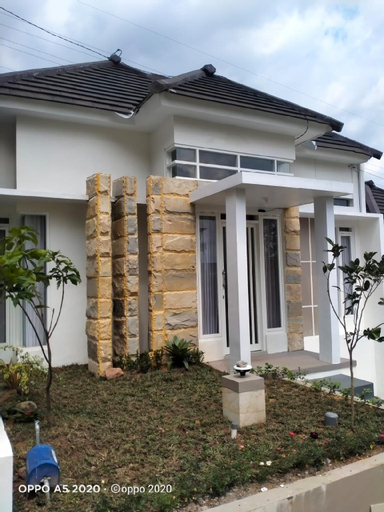 Villa Emerald Batu - Cozy and Comfy, Malang