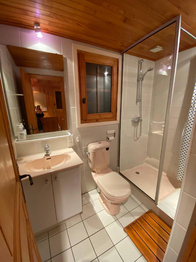 Bathroom 2, Chalet Cosy Les Gets Vue Montagne, Haute-Savoie
