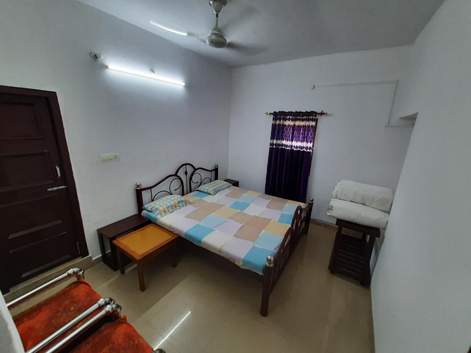 Family room, Janardan Home Stay Lucknow, Lucknow