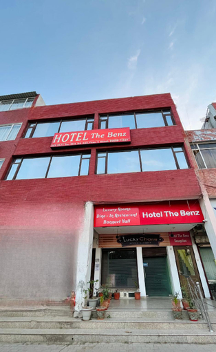 Others 3, Hotel The Benz, Sahibzada Ajit Singh Nagar