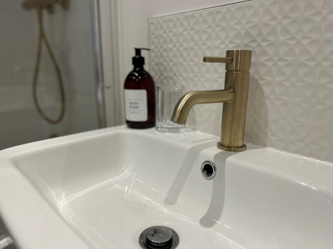 Bathroom 4, Trevose, Wrexham