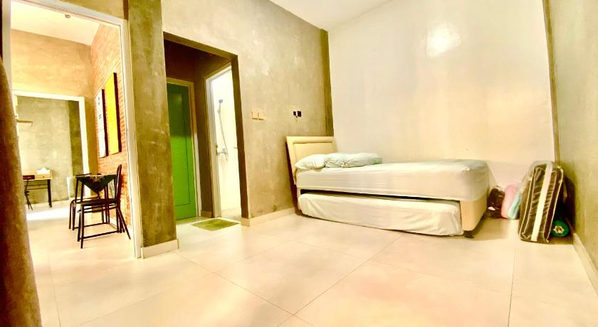 Bedroom 2, Miracle Villa Solo, Solo