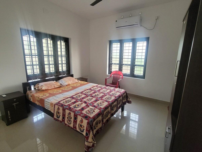 Bedroom 2, Large Alleppey Evergreen Villa - 6BR/6BA! , Alappuzha