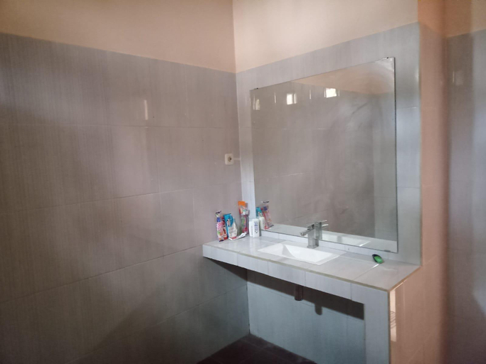 Bathroom 2, Homestay Defaza, Bandung