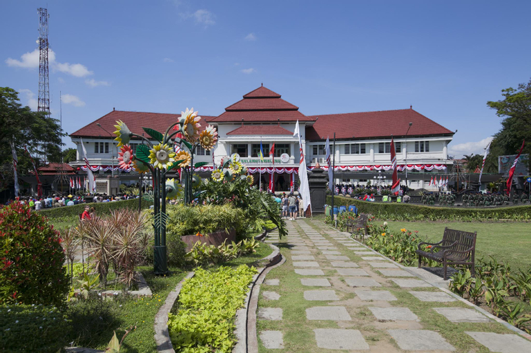Nearby Landmark 5, 8 Up House, Malang