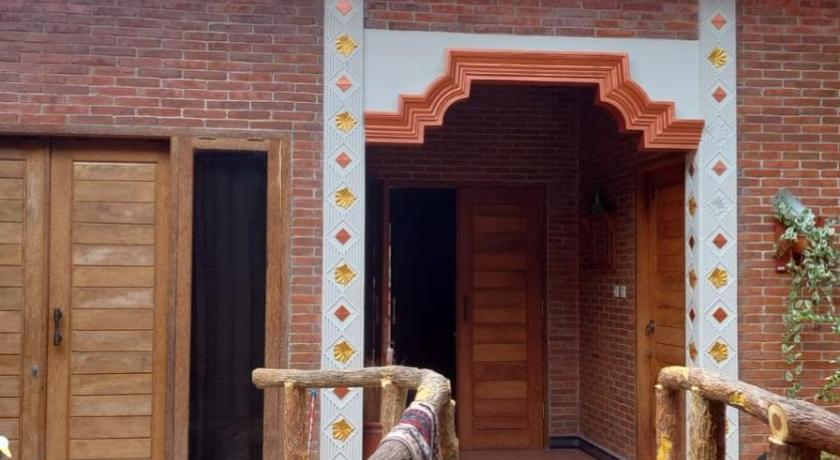 Exterior & Views, Homestay avicenna, Kebumen