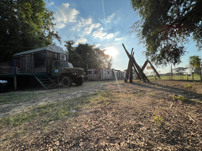 Ayutthaya river camp and yacht charter, Phra Nakhon Si Ayutthaya