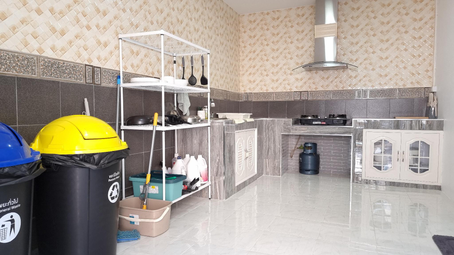 Others 5, Eco-friendly house ,Game,near street food-old town, Muang Chiang Mai