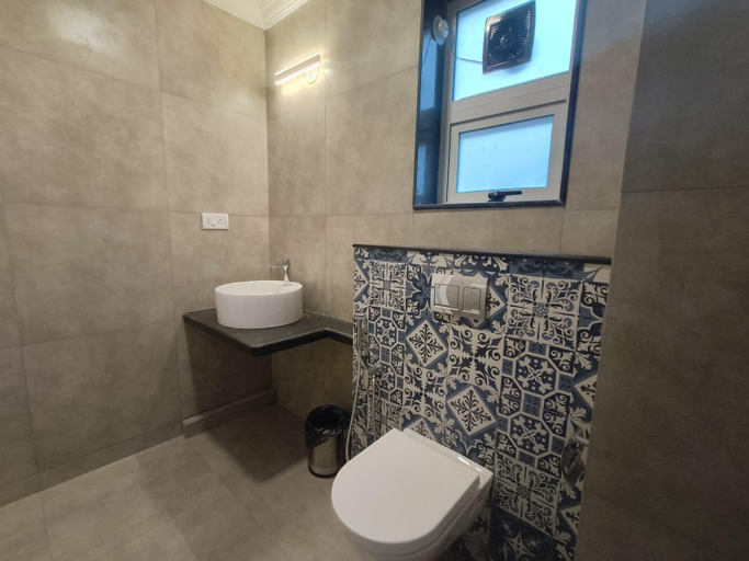 Bathroom, NIAR LUXURY APARTMENT , North Goa