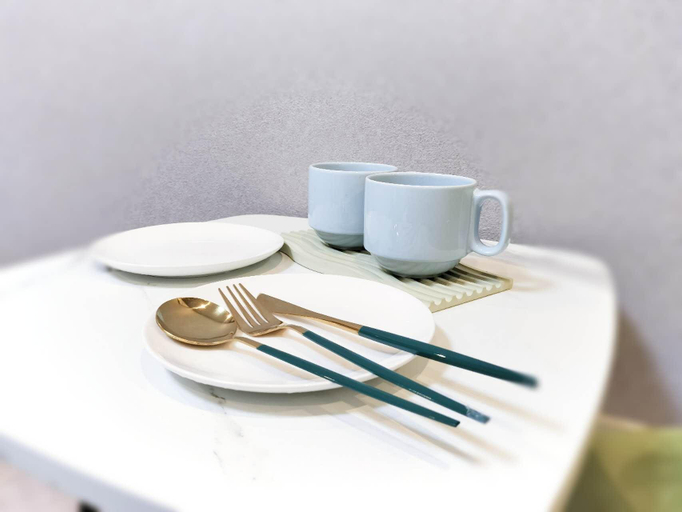 Food & Drinks, Z8-SHINJUKU center. Shinjuku Central. 300 meters to subway station, commercial center, direct access to the airport, Ginza, Shibuya, Shinjuku