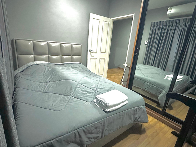 Bedroom 3, Charming Retreat home with pool minutes to airport, Bang Plee