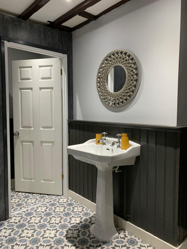 Bathroom 2, Gorgeous Central Hastings Old Town, East Sussex