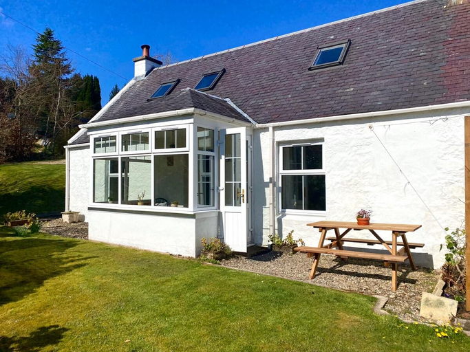Others 3, Wee Silverburn - a delightful Cottage on Arran, North Ayrshire