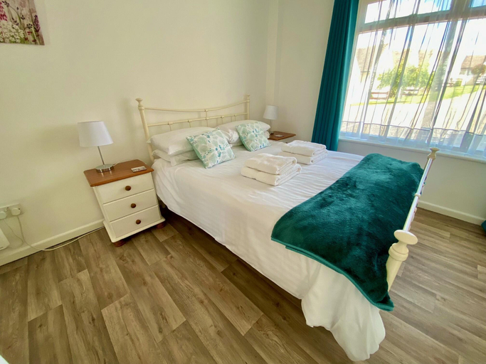 Bedroom, Golden Acre Jurassic Coastal Lodges, Dorset