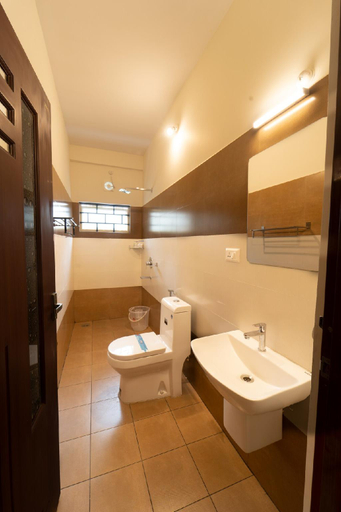 Bathroom 3, Natures Loft, Theni