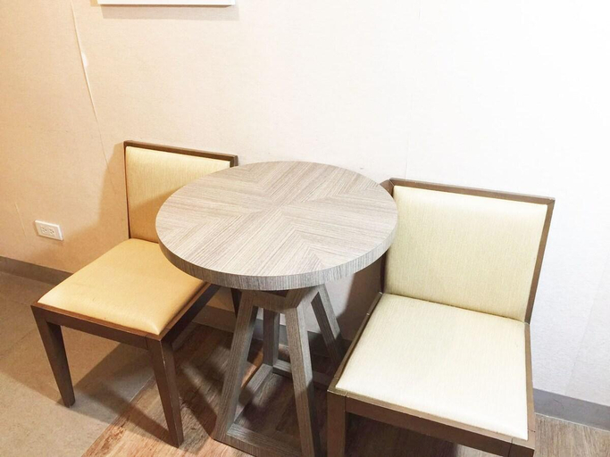 Others 5, Two Beds Studio 4KTV in Serenity Suites, Makati City