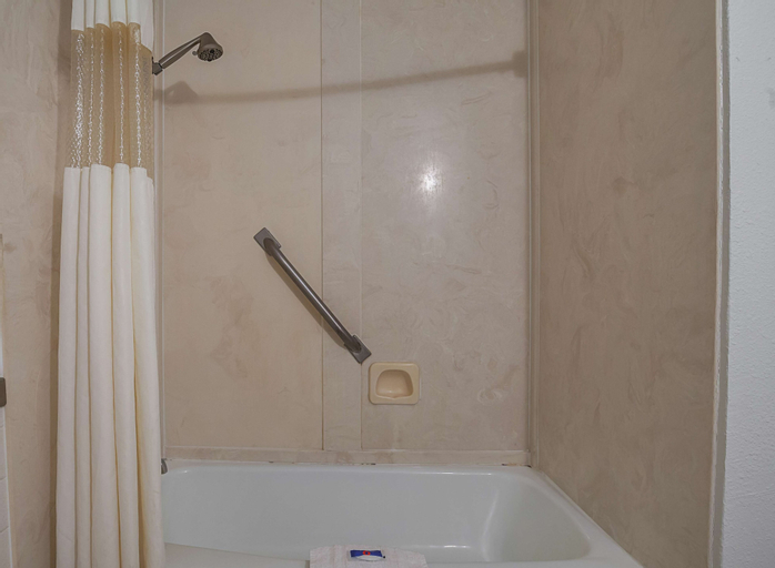 Bathroom 4